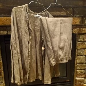 Warm green pants and shirt set